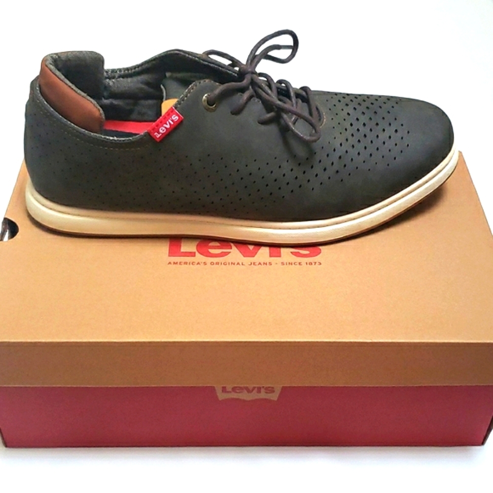 New Levi's Men's Chester Waxed Charcoal / Tan Sneakers Size 11